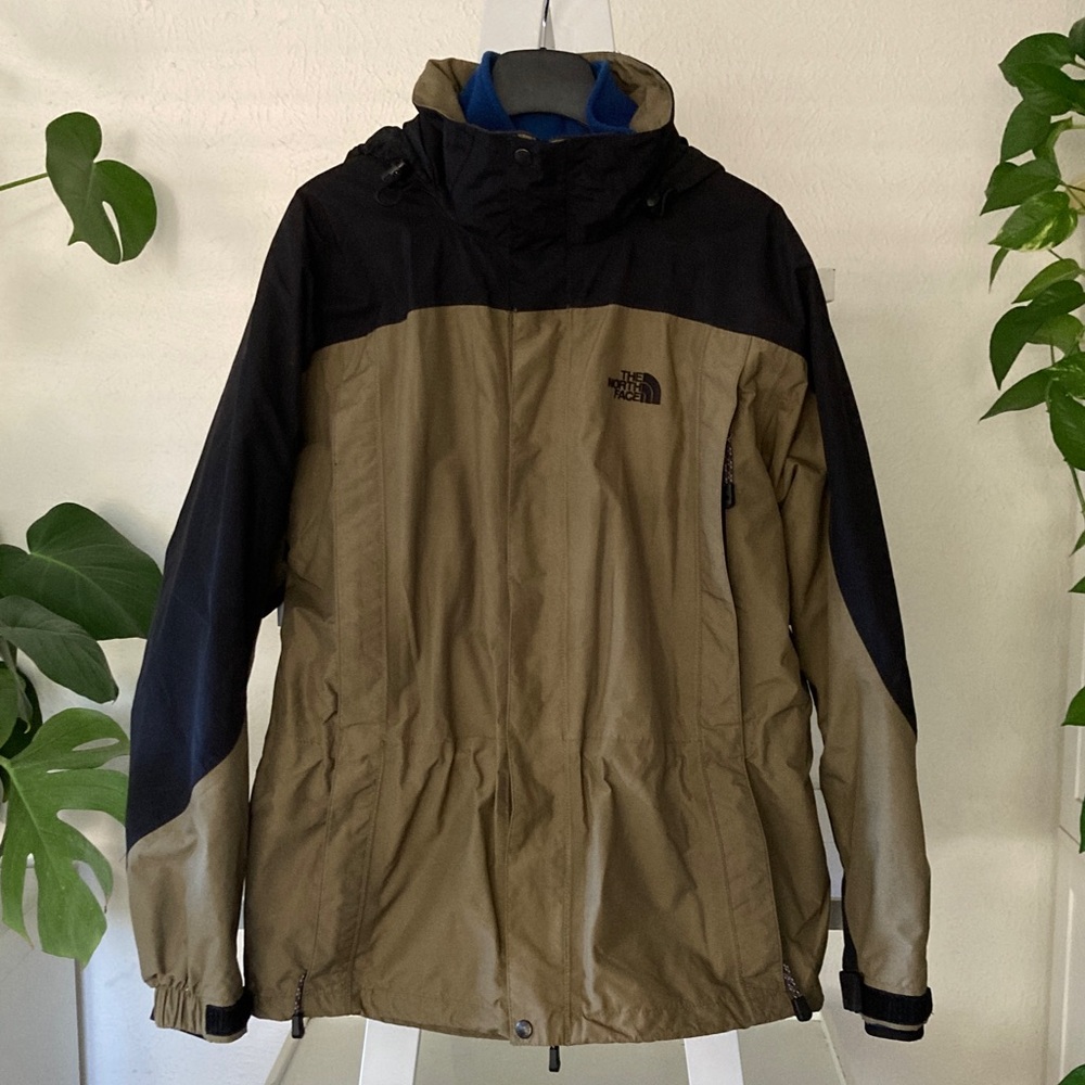 The North Face Men's HyVent jacket L